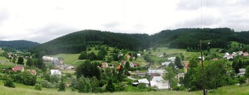 které jsou mnohem více obydlené (panorama vsi Kelčov)