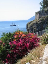 Ostrov má jméno Lipari a je zde blankytné moře a průzračný vzduch