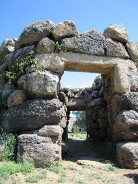 Takových staveb jsou tu stovky a tisíce