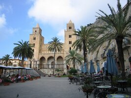 Malebné městečko Cefalú - románsko-gotická katedrála (Duomo)