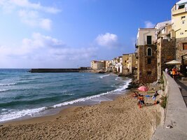 Městská pláž jako z Canalettova obrazu