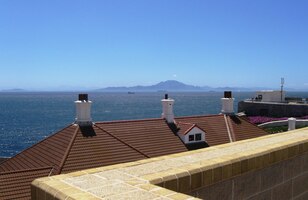 Ale co je tam v moři za malý ostrůvek?