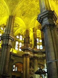 v soutěži o větší lesk a slávu