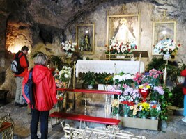 Je poutní a mariánský