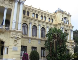 z které se radní dívají přímo do parku