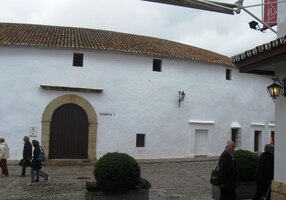 před nejslavnější a nejstarší španělskou býčí arénou