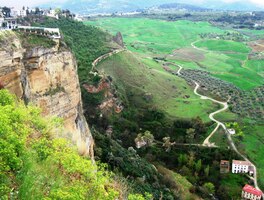 Město Ronda leží tak vysoko nad okolním krajem,