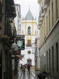 Škoda, že jsme tu tak hnusně zmokli a promrzli.....