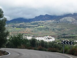 a míjíme malebné horské vsi a městečka