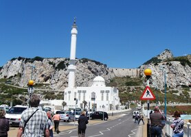 a hned vedle mešita