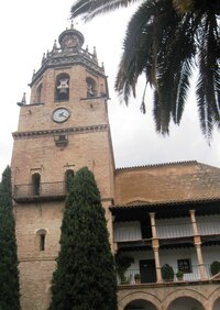 chrámem Iglesia de Santa Maria la Mayor