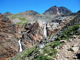 a cesta je chvílemi krkolomná