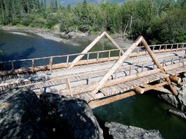 V podvečer ještě zastavujeme v kaňonu říčky Rocky Creek