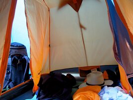 Já ale raději zůstal v teple stanu