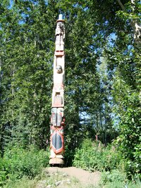 i totemy všech tvarů, barev a velikosti