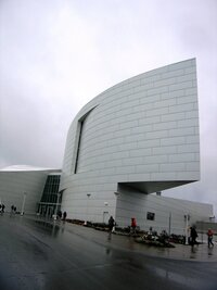 Nedaleko odtud stojí budova muzea North