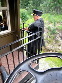 Pana průvodčího to však zjevně nechává v klidu