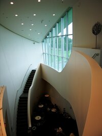 Interiéry jsou nejen moderní, ale i účelové