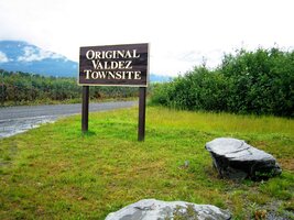Zde začíná Old Valdez Trail - naučná stezka