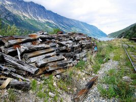Ze staré železnice už zůstaly jen tyto pražce