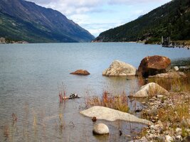 Jdeme kolem jezera po stopách zlatokopů