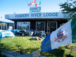 Vetešnictví U George u silnice k NP Kluane