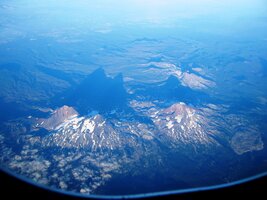 Nad Mt.Rainier, Mt.Shasta, Mt.Three Sisters