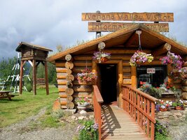 Tady jsme v osadě Nenana na břehu stejnojmenné řeky