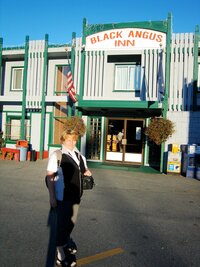 Slunečné ráno před naším hotelem