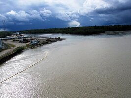 Pod námi je impozantní soutok dvou veletoků - řek Tanana a Nenana,