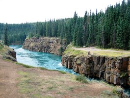 Že se vám zdá řeka klidná?