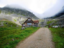 a tato chata toho byla důkazem,