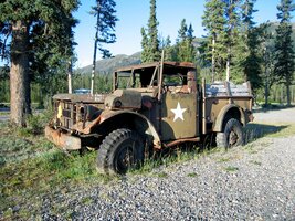 a podivnými exponáty v plenéru