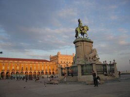 Zlatý soumrak nad Praca de Commerce