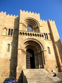 Ten hlavní je ale echt románský