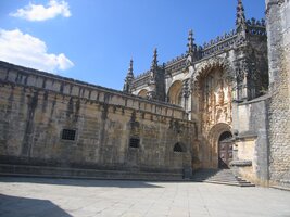 Hlavní portál chrámu