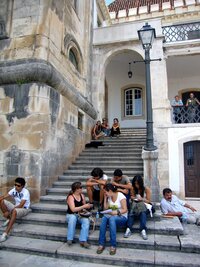 ... se živými študáky