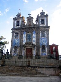 Porto - město s mozaikami (azujelos) - tyhle jsou na kostele San Idelfonso