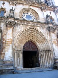 Klášter Alkobaca - portál největší katedrály v Portugalsku