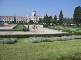 Park před klášterem Mosteiro dos Jerónimos