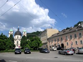 Po návratu jsme šli na náměstí Mozateum