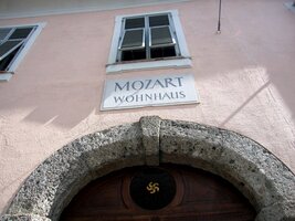 s Mozartovic domem