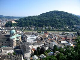 a na Kapucínskou horu (Kapuzinenberg)