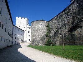 a do světa za jeho opevněním