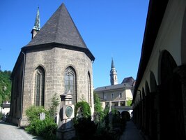 se hřbitovní kaplí