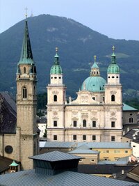 a tady je Dóm v detailu