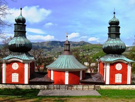 Stoupáme-li nad tyto stavby,