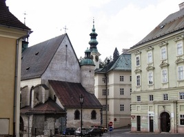 a také pod centrálním městským náměstím