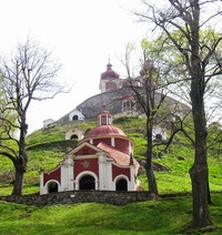 Tady už jsme před kapličkou