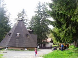 do místního hornického skanzenu